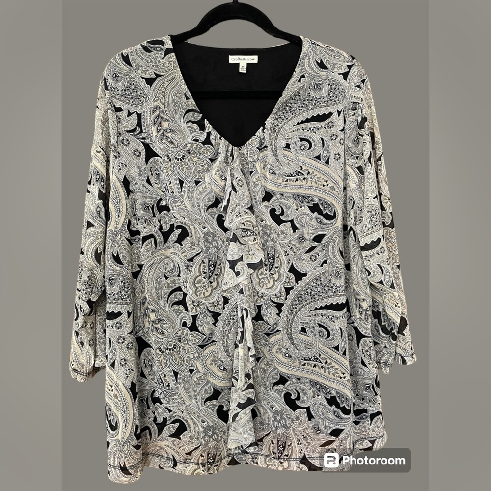 Gorgeous size 2X blouse